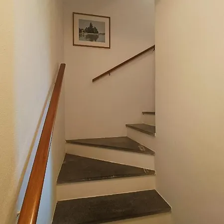Riva Bianca Castle Льерна