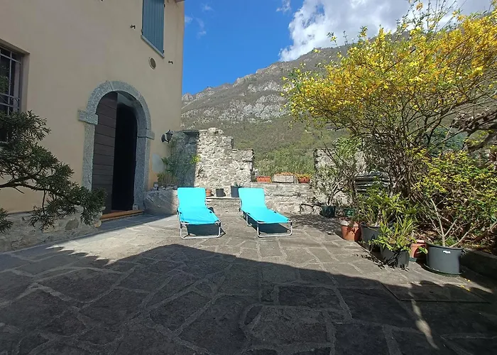 Riva Bianca Castle Lierna